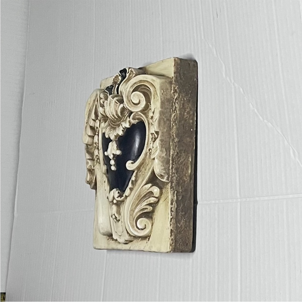 Sid Dickens Family Crest Tile T63 - Picture 5 of 10